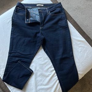 Levi’s 721 High Rise Skinny Jean